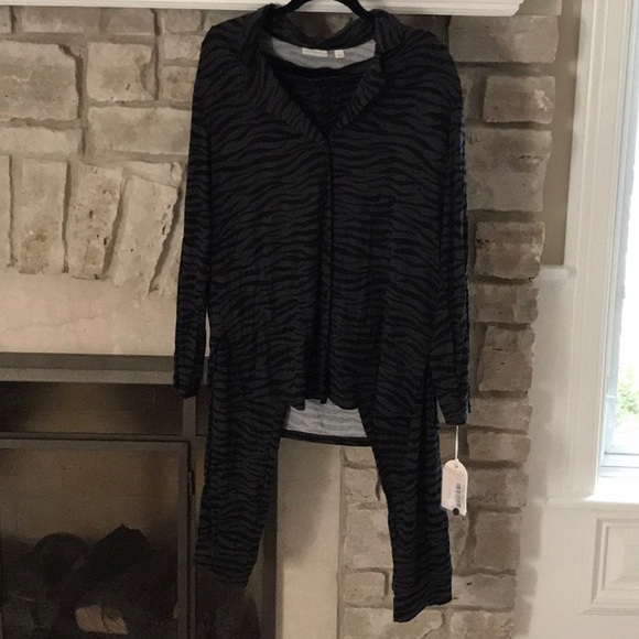 Women's Black and Gray pajamas - Picture 1 of 6